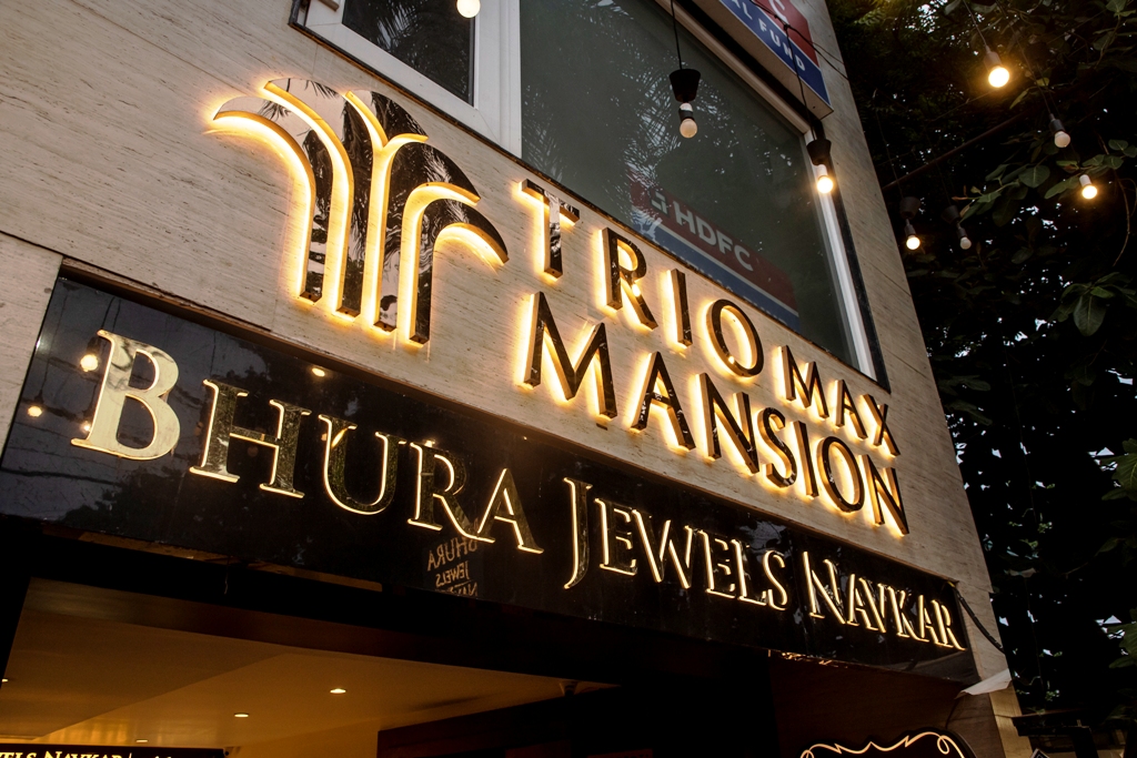 TRIO MAX MANSION